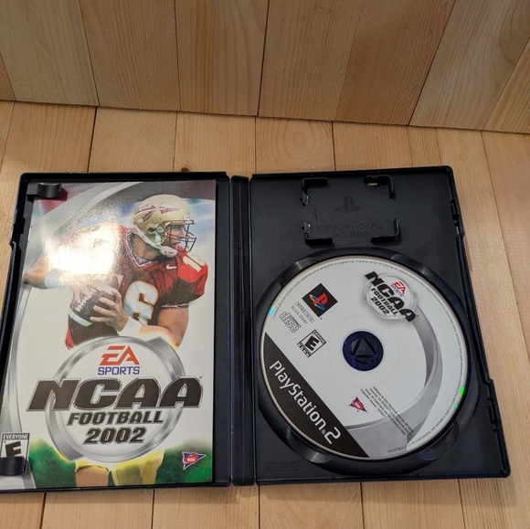 NCAA Football 2002 for PlayStation 2 Game Used - Picture 4 of 5